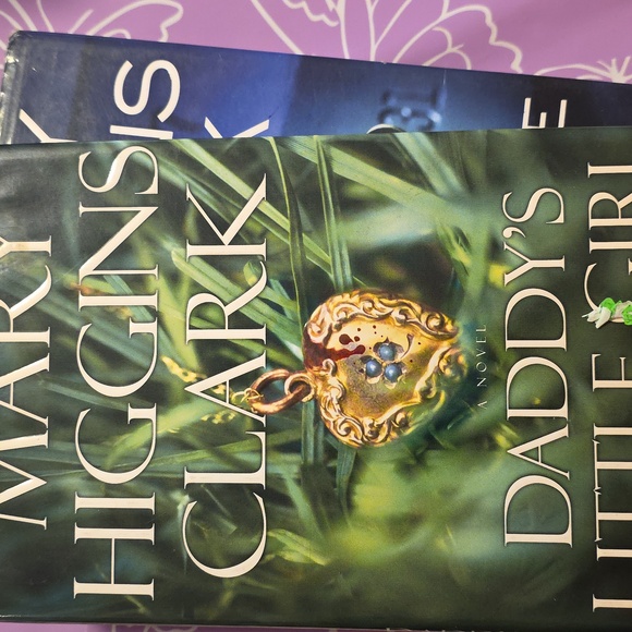 Mary Higgins Clark Bundle - Picture 2 of 4